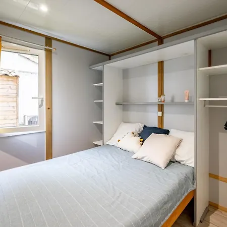 Maeva Escapades Les Boe-bains Campsite 4*