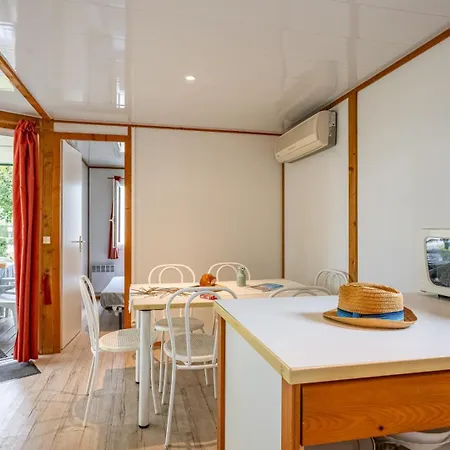 Maeva Escapades Les Boe-bains 4*